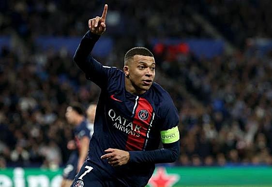 Kylian Mbappé celebra su segundo gol en Anoeta.