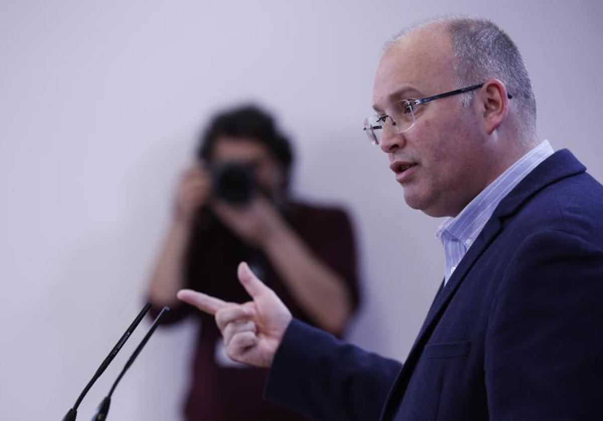 Miguel Tellado durante la rueda de prensa ofrecida este martes en el Congreso.