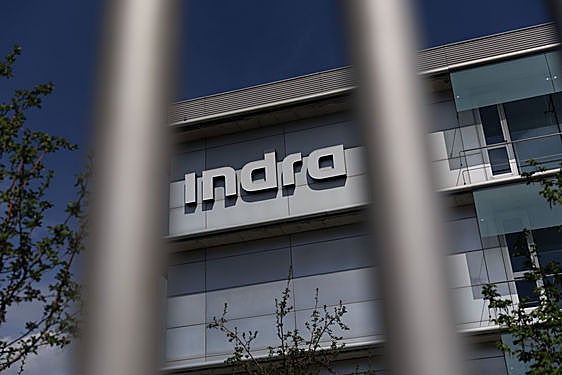 Indra abre la puerta a comprar Hispasat para liderar la defensa y tecnología