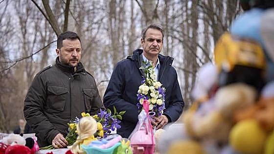 Zelenski y el primer ministro griego se libran por 200 metros de un ataque con drones rusos en Odesa