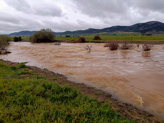 La borrasca ha elevado el nivel de los ríos en Francia y España.