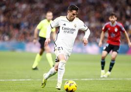 Brahim Díaz conduce el balón en el partido del Real Madrid contra el Celta de este domingo.