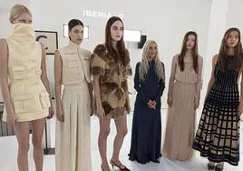 Varias modelos luciendo los diseños de Teresa Helbig