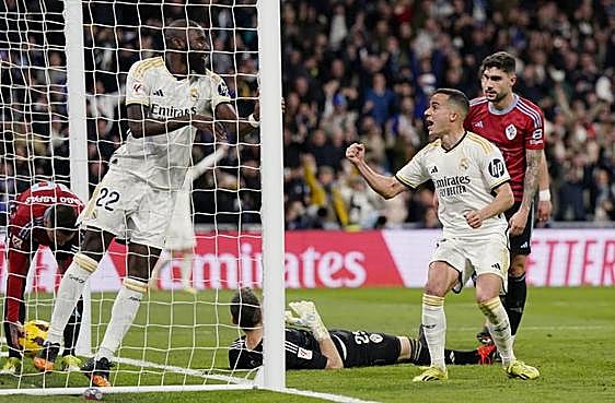 El Madrid golea casi por inercia a un Celta negado