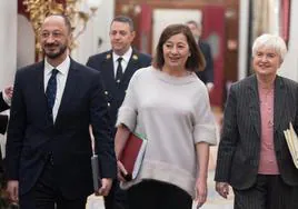 El vicepresidente del Congreso, Alfonso Rodríguez Gómez de Celis, la presidenta de Congreso, Francina Armengol, y la portavoz adjunta del PSOE en el Congreso, Isaura Leal