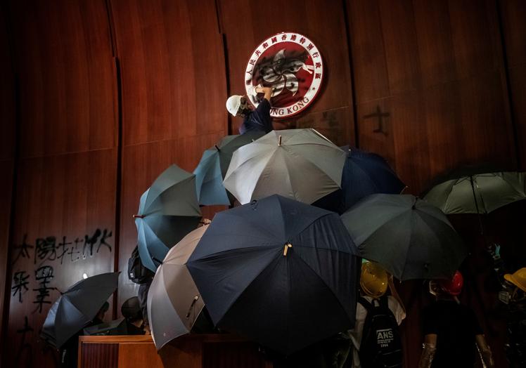 Ataque al parlamento regional de Hong Kong, en 2019.