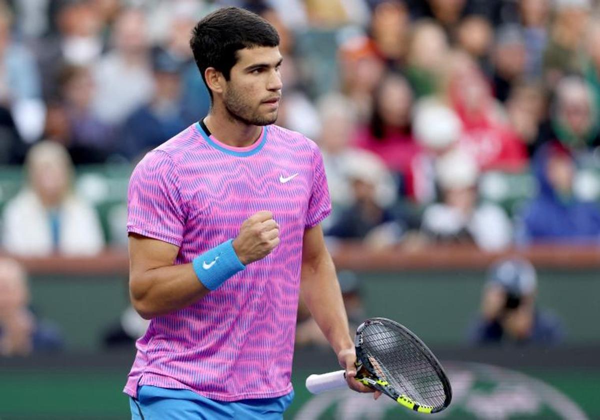 Alcaraz da su mejor versión para reinar en Indian Wells