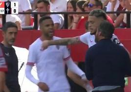 Bronca y tensión en el Sevilla-Celta: En-Nesyri se encara con Quique Sánchez Flores tras un cambio