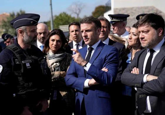 El presidente francés, Emmanuel Macron, durante su visita de este martes a Marsella.