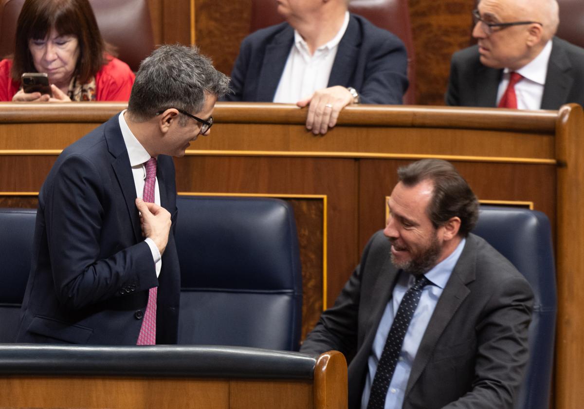 Oscar Puente junto a Félix Bolaños en la última sesión de control al Gobierno