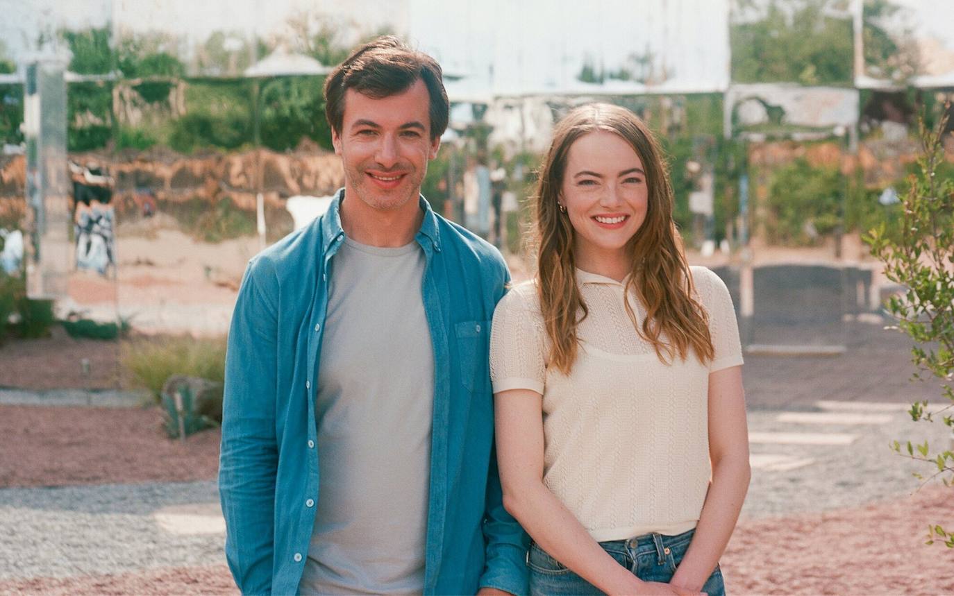 Emma Stone y Nathan Fielder en 'The Curse'