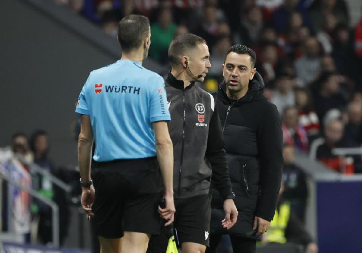 Xavi Hernández, tras ser expulsado el pasado domingo en el Metropolitano.