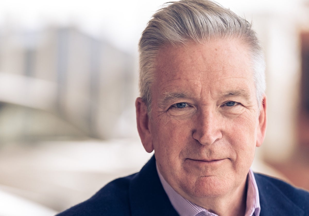 Aston Martin ficha a Adrian Hallmark, procedente de Bentley, como consejero delegado