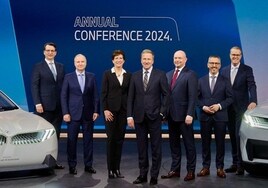 La junta directiva del Grupo BMW durante la presentación anual de resultados 2023.