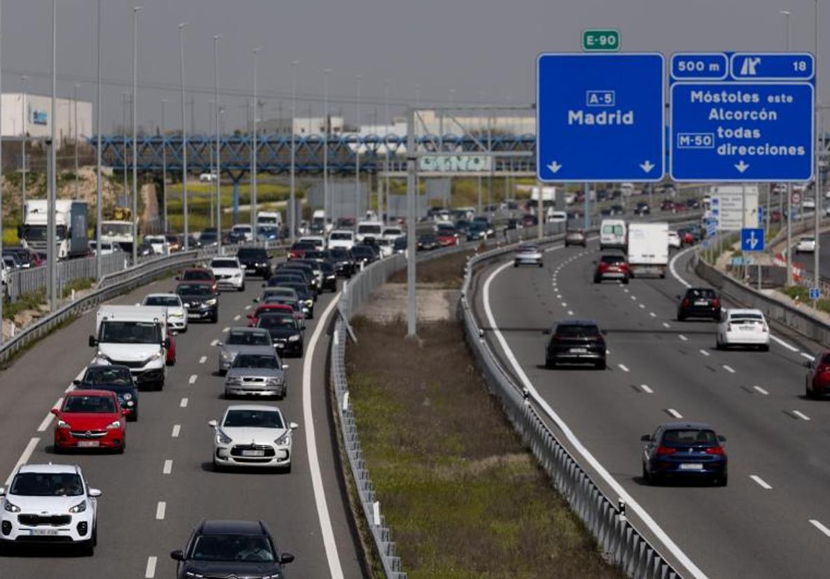 La DGT advierte de que este verano «habrá motos camufladas patrullando por las carreteras»