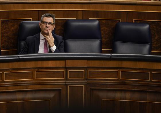 Félix Bolaños, en el Congreso, durante la votación de la ley de amnistía.