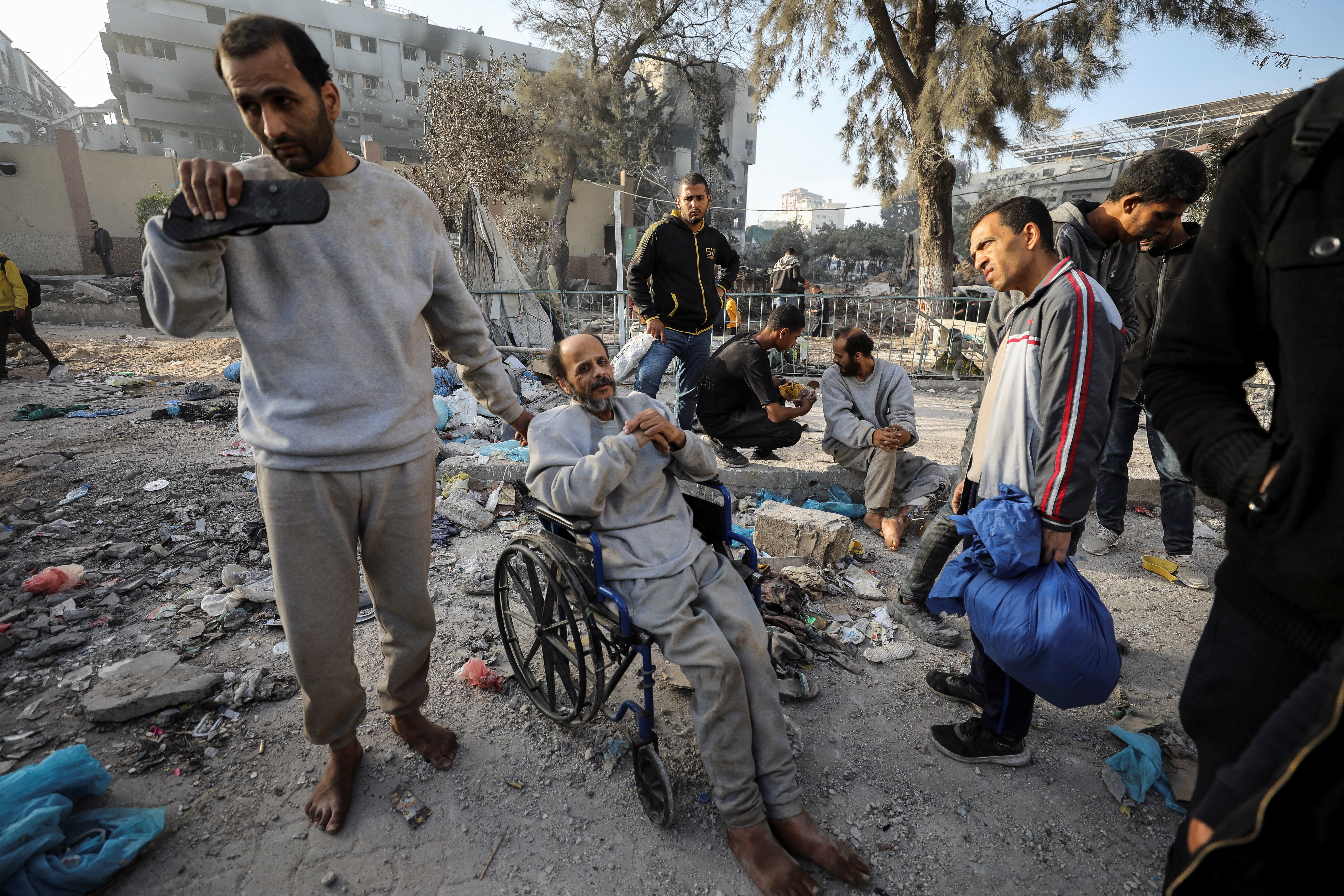 Israel arrasa el hospital Al-Shifa y lo convierte en un enorme cementerio