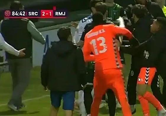 Investigan por un delito de odio a un aficionado del Sestao que insultó al portero del Rayo Majadahonda