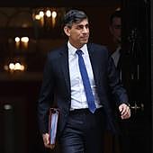 Sunak dejaría la Convención de Derechos Humanos si le veta enviar ilegales a Ruanda