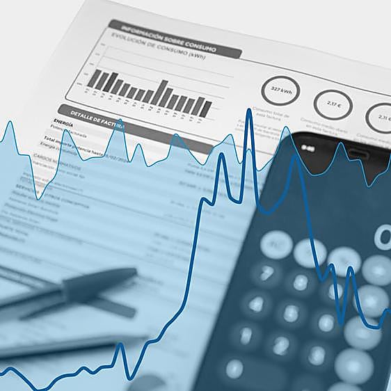 España aprovecha el desplome de precios tras aprender a apagar la luz para ahorrar