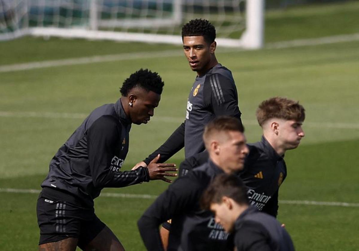 Los jugadores del Real Madrid preparan el duelo ante el Manchester City.