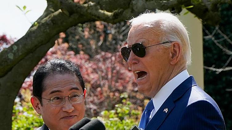 Biden se confunde de siglo