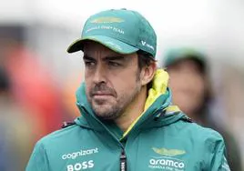 Fernando Alonso sigue con Aston Martin.