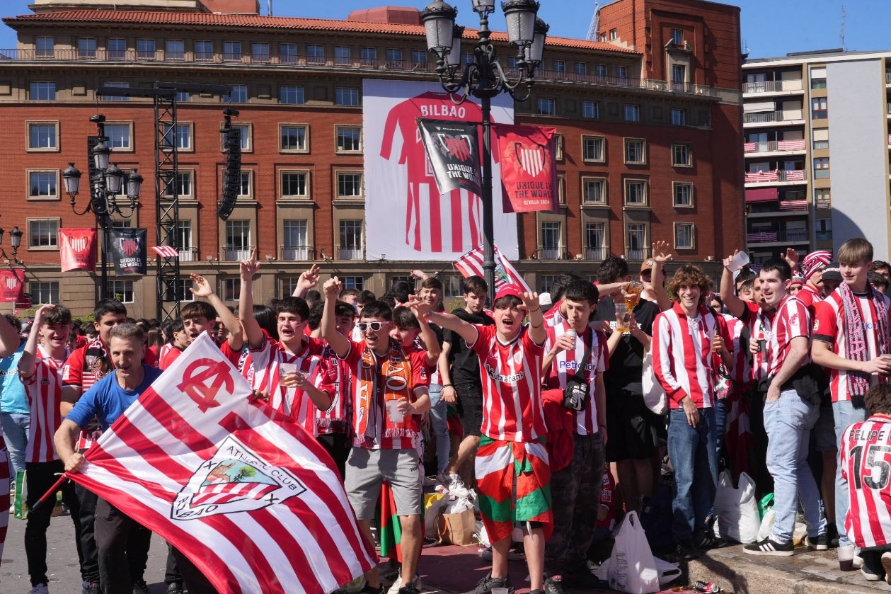 Las imágenes de la fiesta de la gabarra en Bilbao