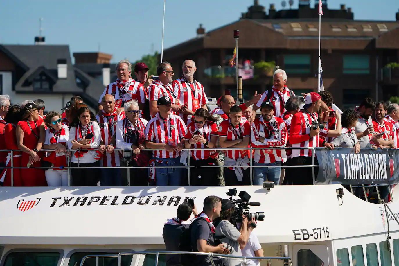 Las imágenes de la fiesta de la gabarra en Bilbao