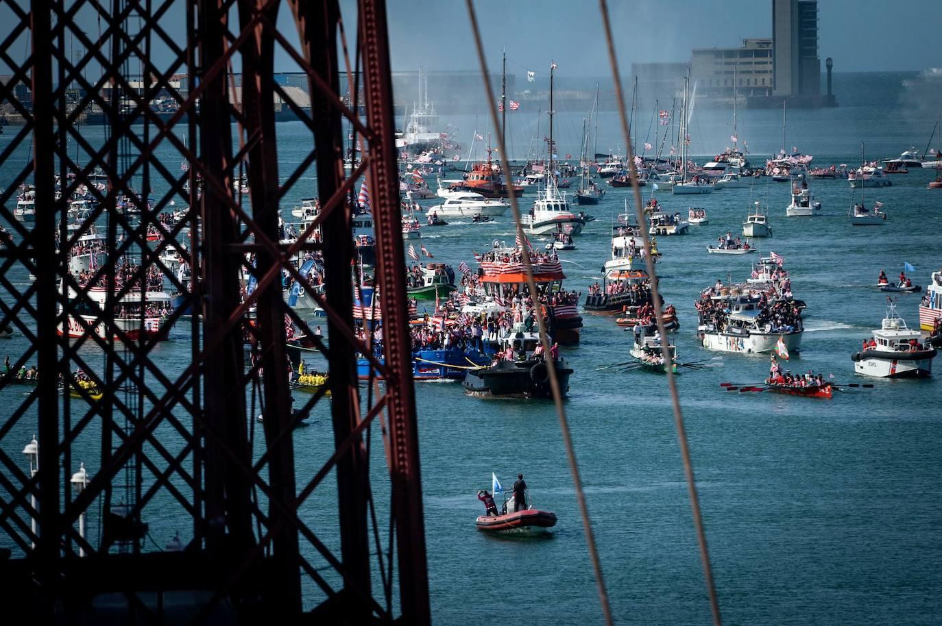 Las imágenes de la fiesta de la gabarra en Bilbao