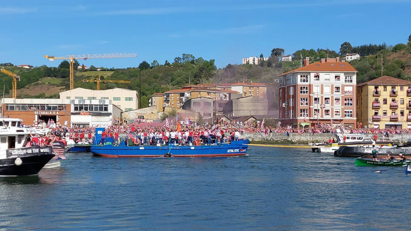 Las imágenes de la fiesta de la gabarra en Bilbao