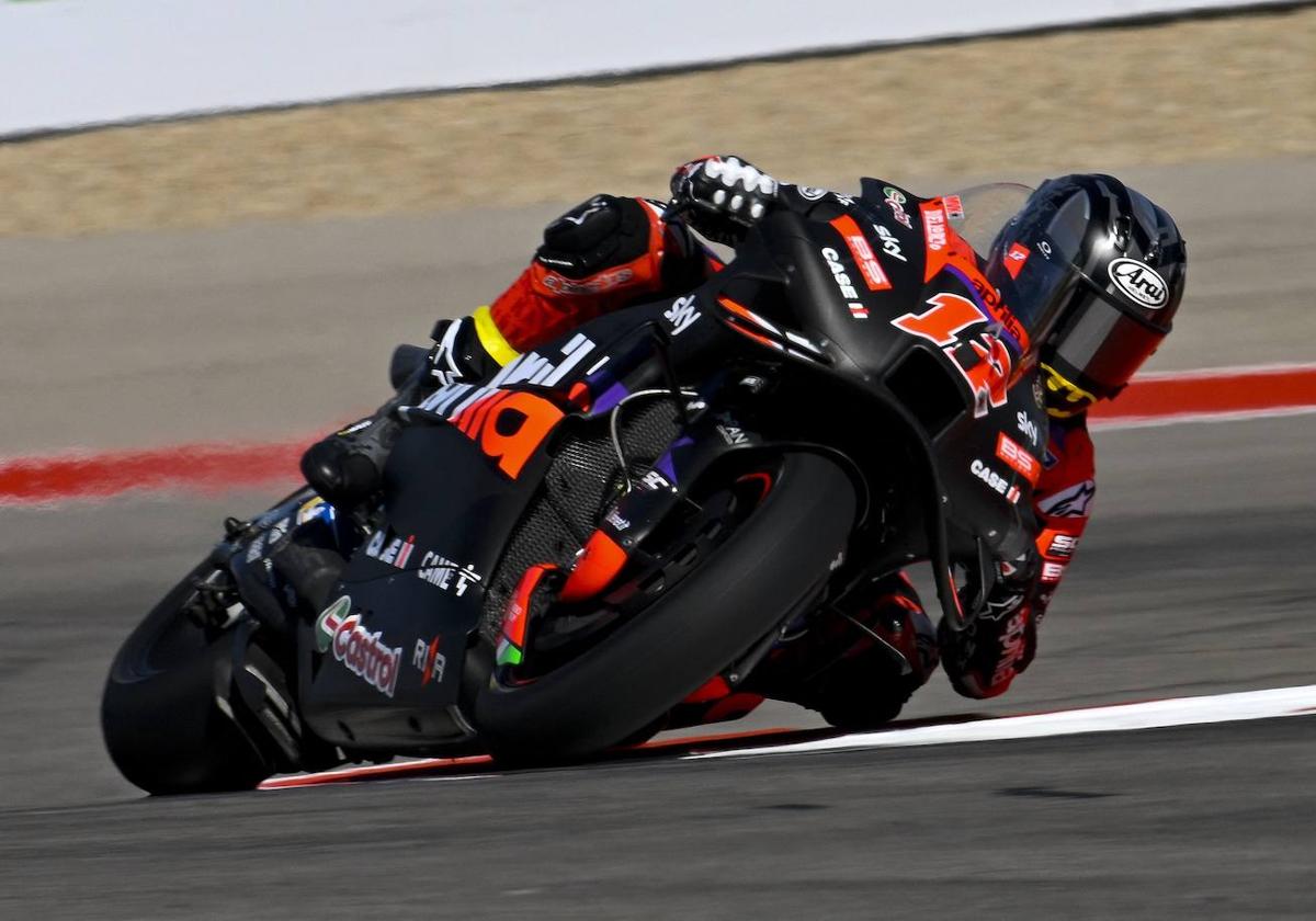 Maverick Viñales (Aprilia), durante la primera jornada de entremientos del Gran Premio de Las Amérocas celebrada este viernes en Austin (Texas).