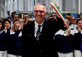 EL CEO de grupo Stellantis, Carlos Tavares, inaugura una fábrica en Turín