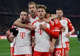 Los jugadores del Bayern celebran el decisivo gol de Kimmich.