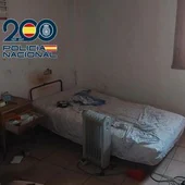 Rescatan a una niña de 8 años desnutrida y escondida por su padre en una casa deshabitada en Valencia