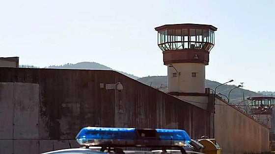 Ingresa en prisión tras secuestrar, pegar y violar a su novia