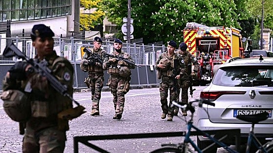 Detenido un hombre tras amenazar con inmolarse en el consulado de Irán en París