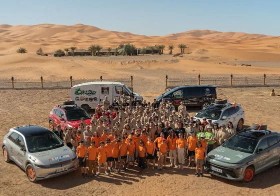 La caravana solidaria en el desierto de Marruecos