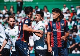 Racing de Santander y Levante se quedan a medias en El Sardinero