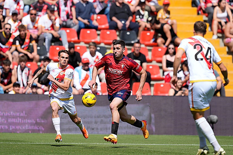 El Rayo toma aire a costa de Osasuna