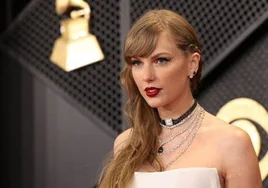 Taylor Swift en los Premios Grammy 2024 en Los Ángeles.