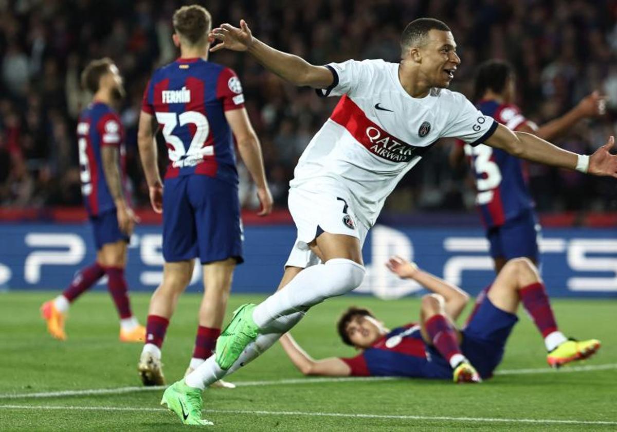 Kylian Mbappe celebra un gol ante el Barcelona en la Liga de Campeones