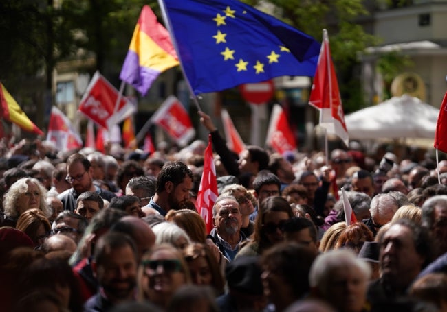 Militantes en Ferraz