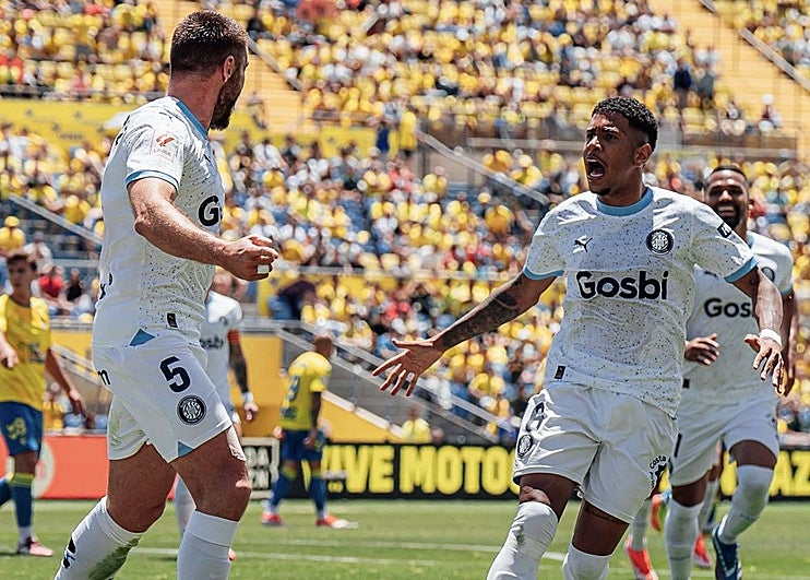 El Girona triunfa fuera de casa tres meses después y duerme segundo