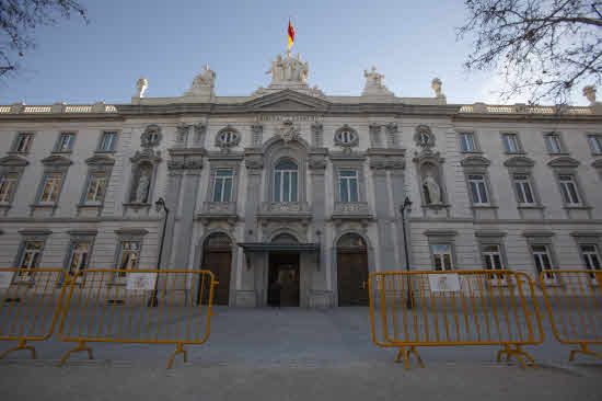 Exterior del Tribunal Supremo de Justicia de España.