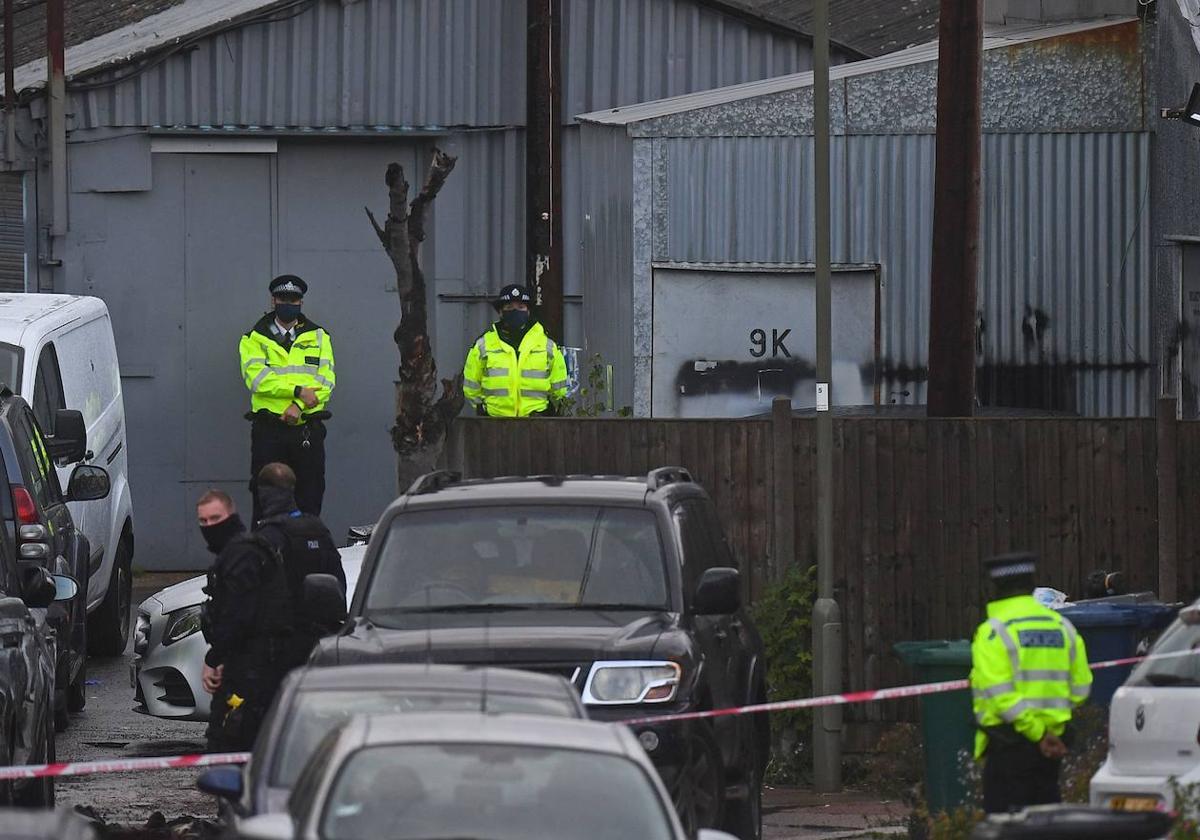 Un hombre mata con una espada a un niño de 13 años y hiere a otras cuatro personas en Londres