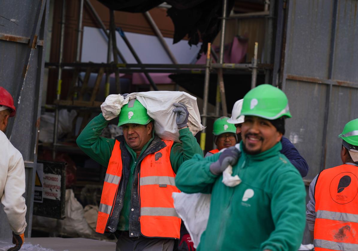 Trabajadores inmigrantes en una obra de Madrid.