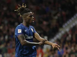 Nico Williams celebra su gol en el Metropolitano tras sufrir sonidos racistas.