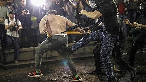Batalla campal en Georgia por la inminente aprobación de una ley de inspiración rusa