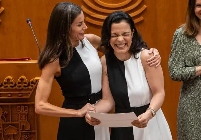 La Reina Letizia entrega los Premios Reina Letizia 2021 en Mérida.